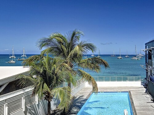 Kokonut, pool, oceanfront, Grand Case downtown, parking