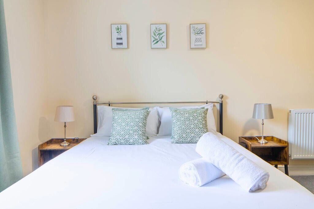 Apartment, 2 Bedrooms | Desk, laptop workspace, iron/ironing board, free WiFi