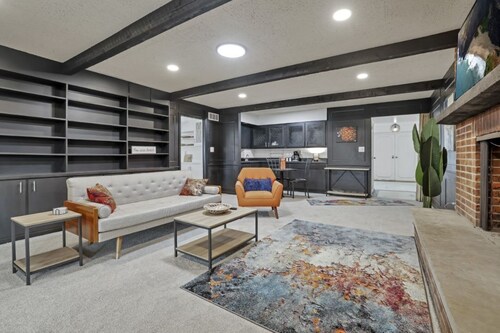 Spacious, Modern, Healing Home in Columbus