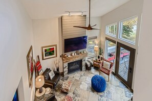 House, 2 Bedrooms | Living area - 2 Bedroom PLATINUM Vacation Paradise! Hot Tub,Kick back in Style! 2 Home by RedAwning (Dillon)