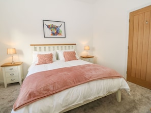 4 bedrooms, individually decorated, individually furnished, free WiFi