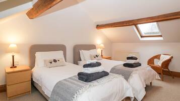 2 bedrooms, individually decorated, individually furnished, free WiFi