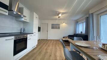 Kühlschrank, Ofen, Herdplatte, Geschirrspüler