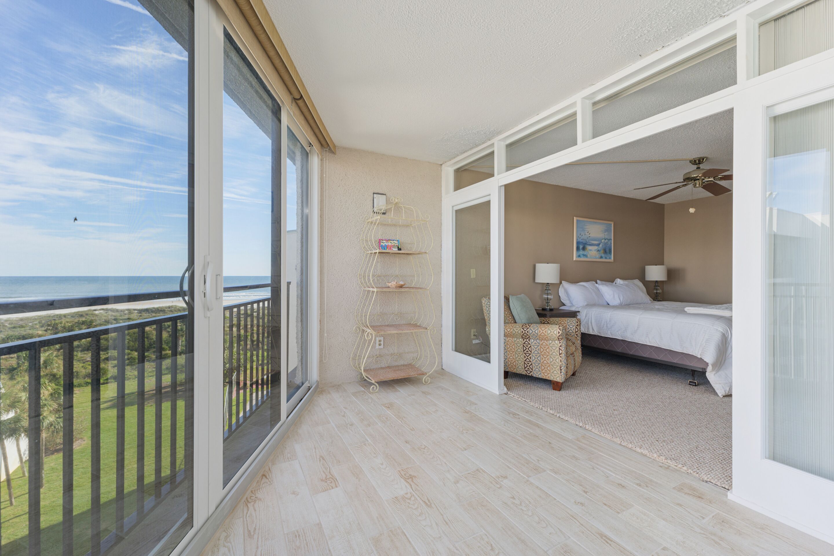 Condo (2 Bedrooms) | Property amenity