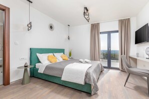 Villa (Six Bedroom Villa with Swimming Pool) | 6 bedrooms, in-room safe, free cribs/infant beds - Villa Borealis (Rasa)