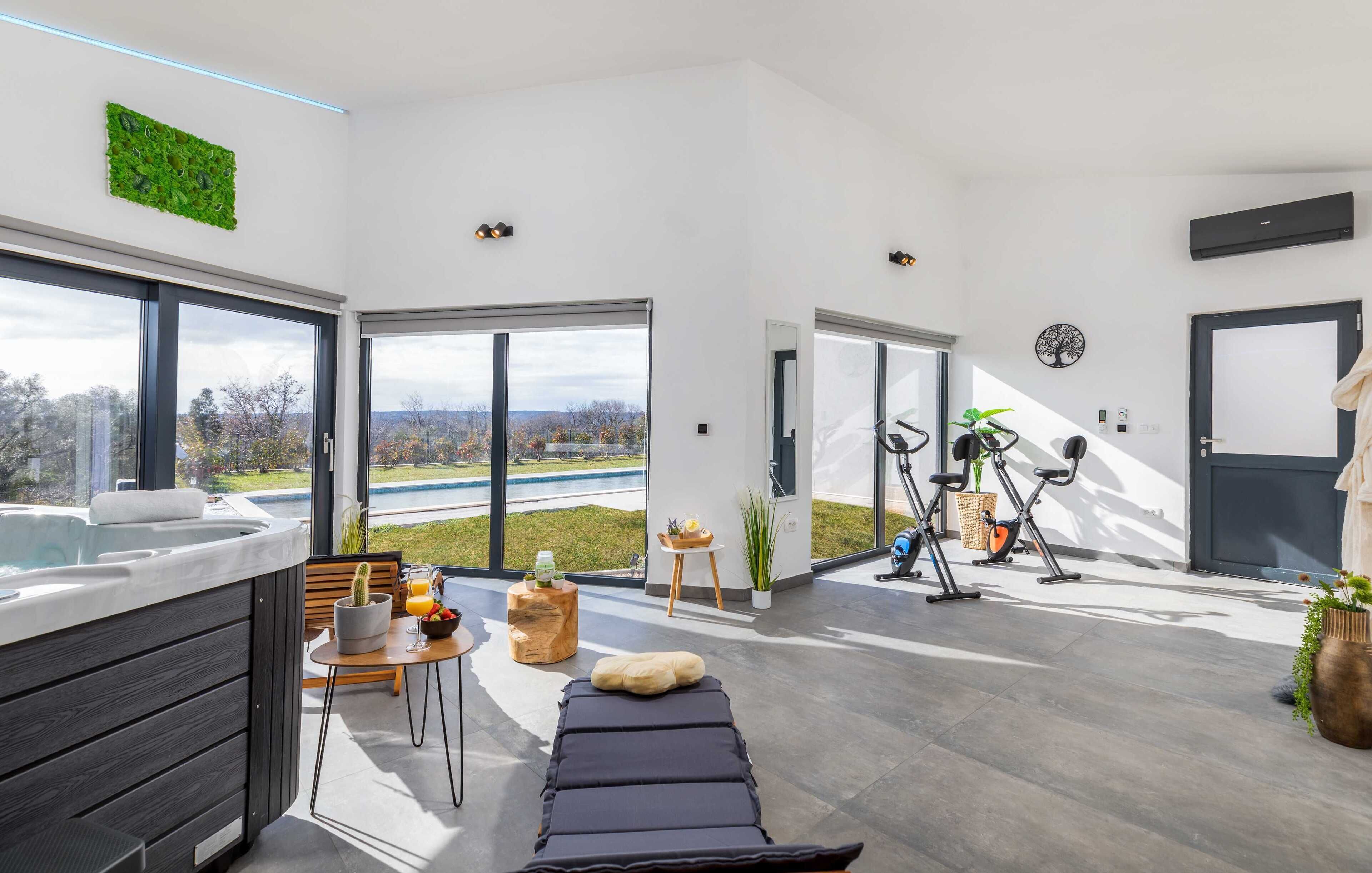Villa (Six Bedroom Villa with Swimming Pool) | Indoor spa tub