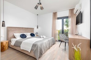 Vila (Six Bedroom Villa with Swimming Pool) | 6 kamar tidur, brankas, dan tempat tidur bayi gratis