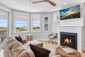 Smart-tv en een open haard