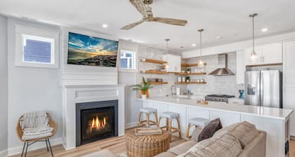 BRAND NEW OCEANFRONT 3 Bedroom 2 bath 1st floor villa (Aloha)