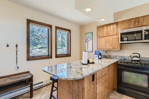 聯排別墅, 3 間臥室 | 私人廚房 | 電冰箱、烤箱、咖啡機/沖茶器、烤麵包機