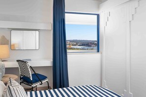 Bügeleisen/Bügelbrett, Reisekinderbett, kostenloses WLAN, Bettwäsche