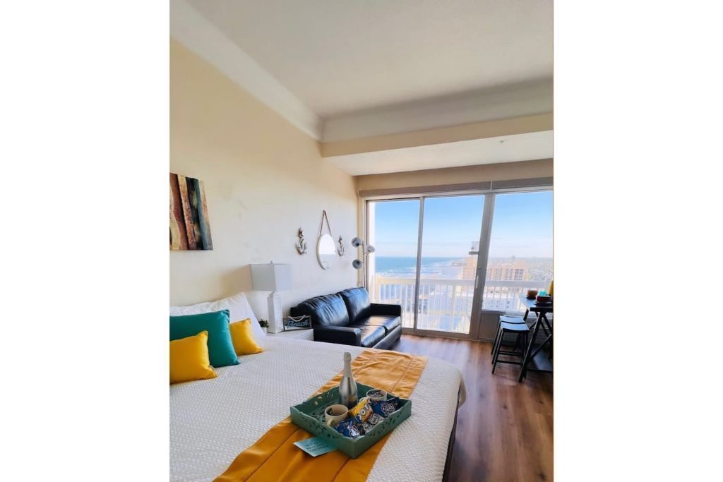 Ocean View Top Floor Studio | Daytona Beach