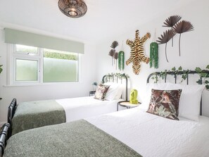 2 عدّة غرف نوم وبديكورات فريدة لكل غرفة وطراز فريد لكل وحدة