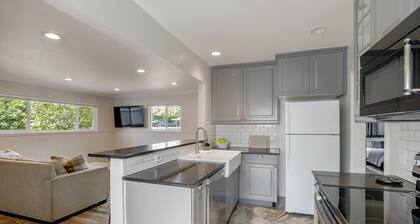 Charming Bungalow in Quiet Tahoe Park Neighborhood