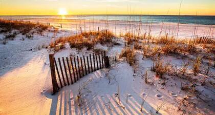Sunny Brookside-Pool & Tennis Court