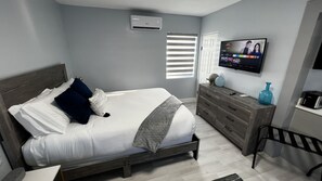 1 bedroom, desk, free WiFi, bed sheets