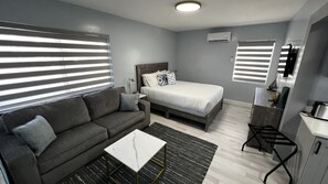 1 bedroom, desk, free WiFi, bed sheets