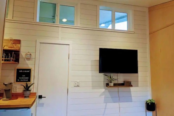 Vaulted ceilings make it feel much bigger