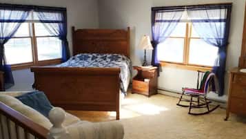 2 bedrooms, desk, iron/ironing board, travel crib