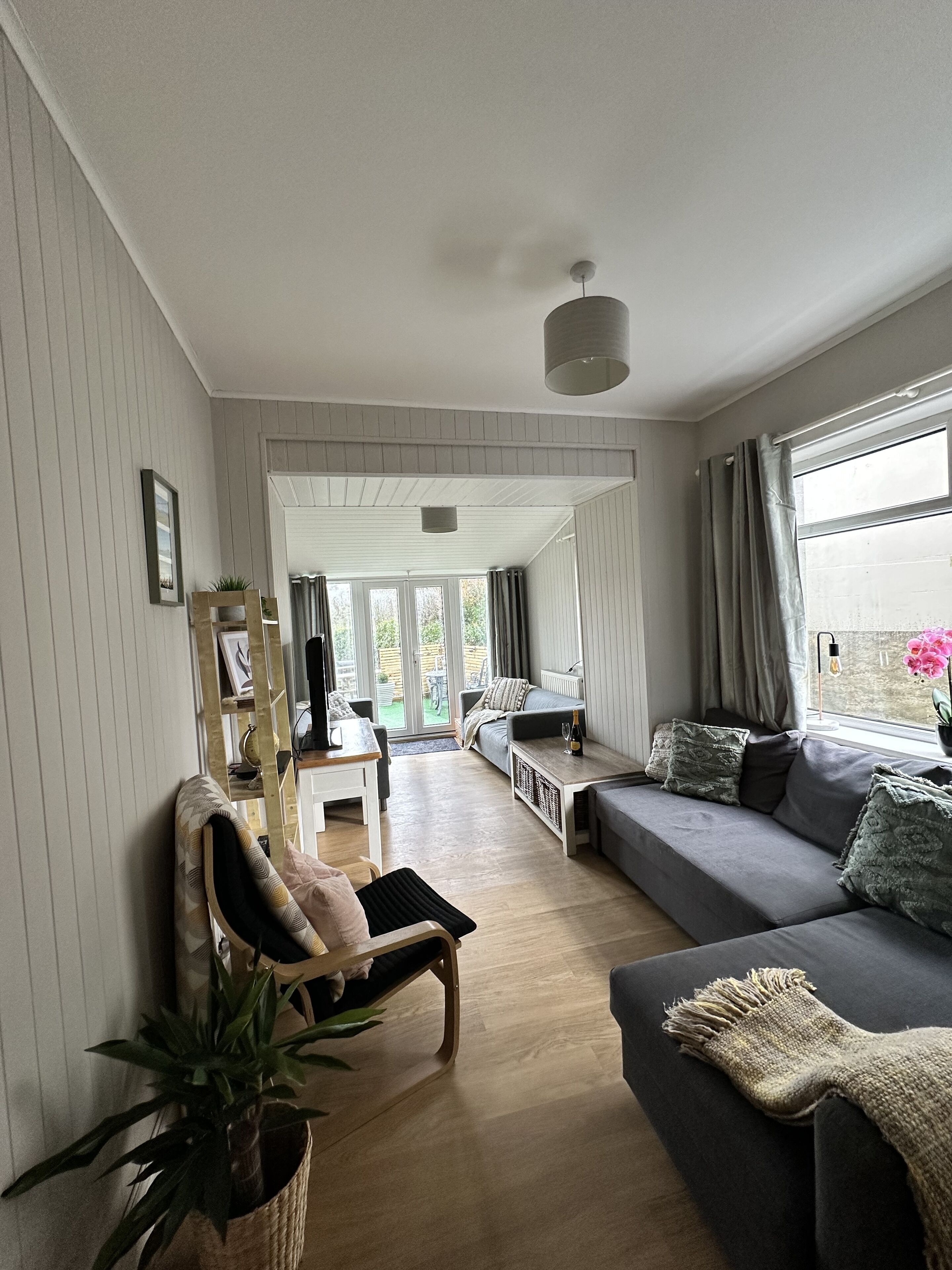 Smart TV, fireplace, video games