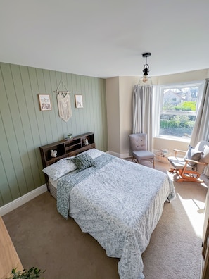 6 bedrooms, travel cot, WiFi - Beautiful House in picturesque Morfa Nefyn. Sleeps 12 and 2 mins from the beach (Morfa Nefyn)
