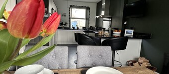 Beautiful House in picturesque Morfa Nefyn. Sleeps 12 and 2 mins from the beach