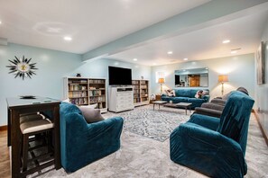 Tv, böcker och printers