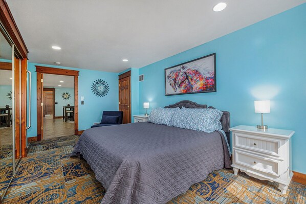 2 عدّة غرف نوم ومكتب ومكواة/لوح كي وواي فاي