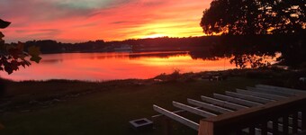 Riverfront house with kyacks fire pit and gym