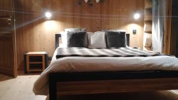 6 bedrooms, WiFi, bed sheets