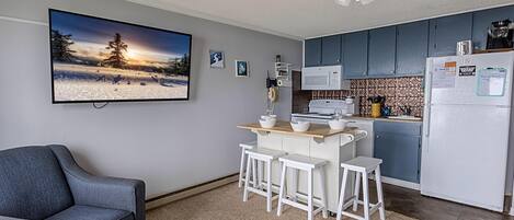 Televisión, chimenea, videojuegos y libros