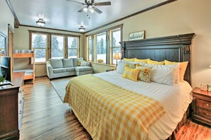 2 bedrooms, travel cot, Internet, bed sheets