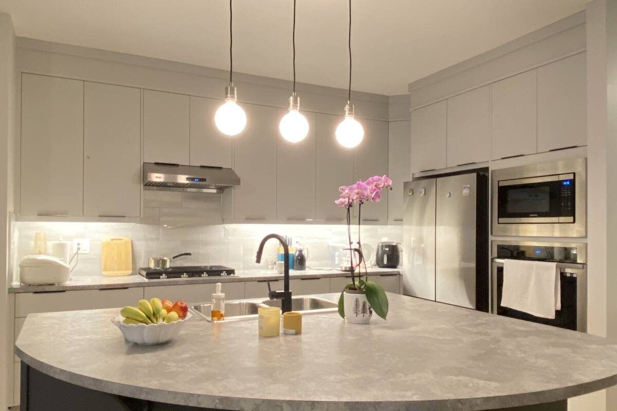 Master Bedroom | Shared kitchen