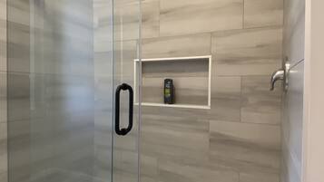 Master Bedroom | Bathroom