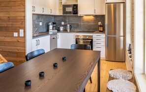 Fridge, microwave, dishwasher, coffee/tea maker