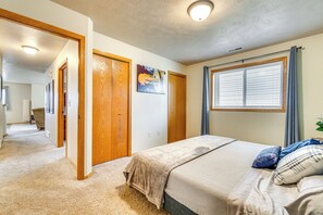 2 habitaciones, tabla de planchar con plancha, cuna de viaje y wifi