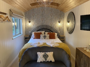1 bedroom, individually decorated, individually furnished, free WiFi