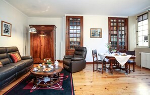 TV - Gorgeous apartment in Sarlat-la Canéda with WiFi (Sarlat-la Canéda)