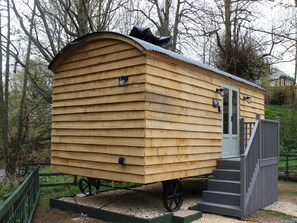 Exterior - Foxes Den (Belford)