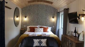 1 bedroom, individually decorated, individually furnished, free WiFi