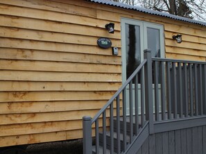 Exterior - Foxes Den (Belford)
