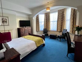 Executive-Doppelzimmer | Zimmersafe, individuell dekoriert, individuell eingerichtet