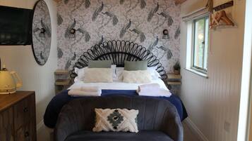 1 bedroom, individually decorated, individually furnished, free WiFi