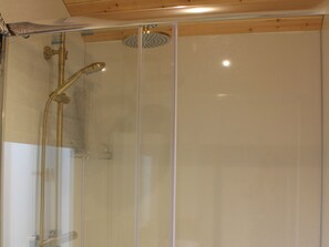 Shower - Otters Crouch (Belford)