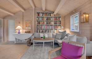 Smart TV, fireplace - Pet friendly home in Hornbæk with WiFi (Hornbæk)