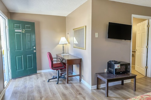 Sparta Seven Motel By OYO near Milledgeville