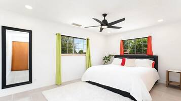 3 bedrooms, desk, iron/ironing board, WiFi