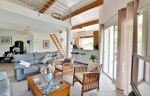 Stunning home in NIMES with WiFi