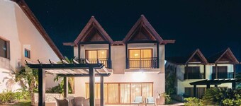 Ocean View Villa with Pool & BBQ in Samana
