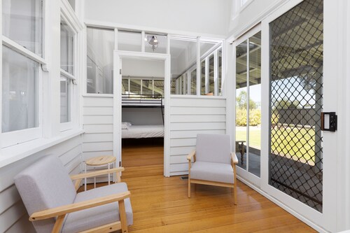 Perfect, quiet location, walking distance to Billabong, 8 Minute drive to town..